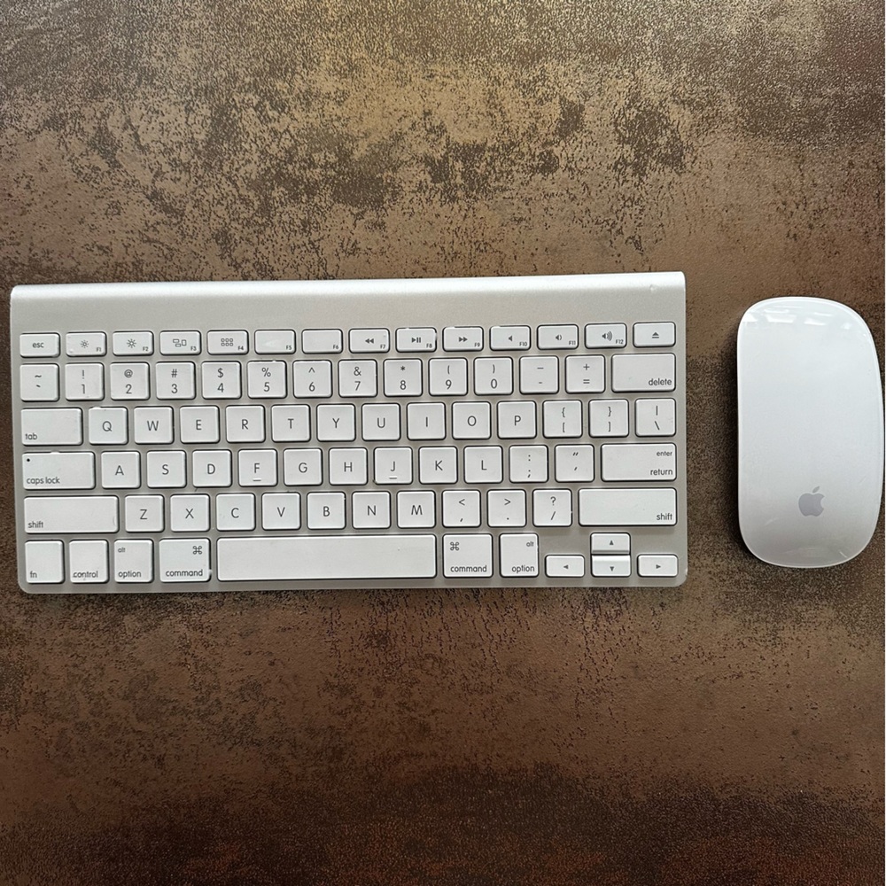 Apple Magic Keyboard and Mouse (wireless)